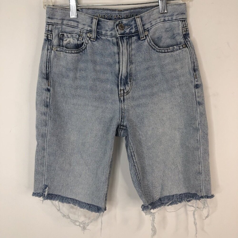 American Eagle Mom Shorts Size 2 Light Blue Distressed Stretch Denim Mid Rise